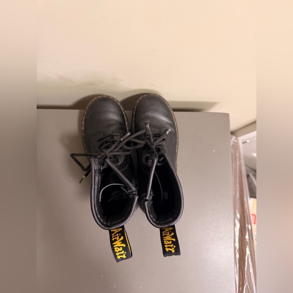 Youth Dr. Martens 1460 Leather Boots - Picture 5 of 7
